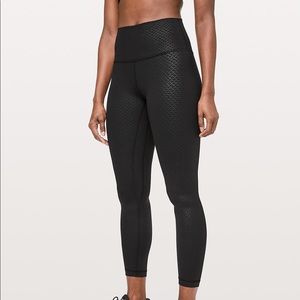 Lululemon align  monochromatic black emboss 7/8